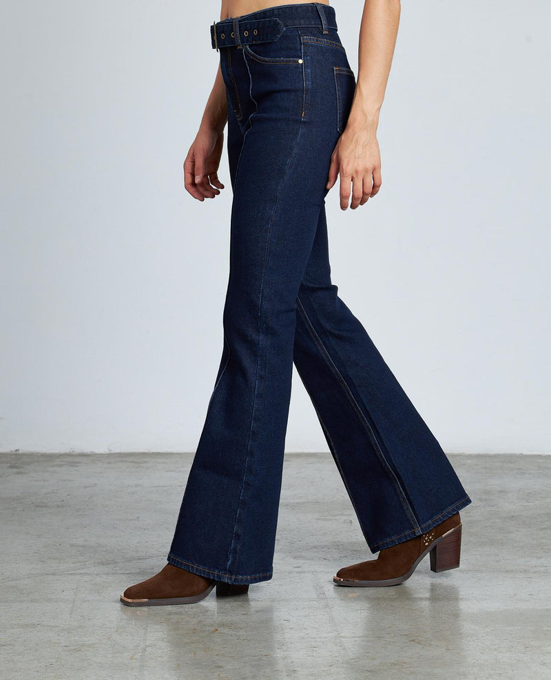 PANTALÓN VAQUERO ACAMPANADO