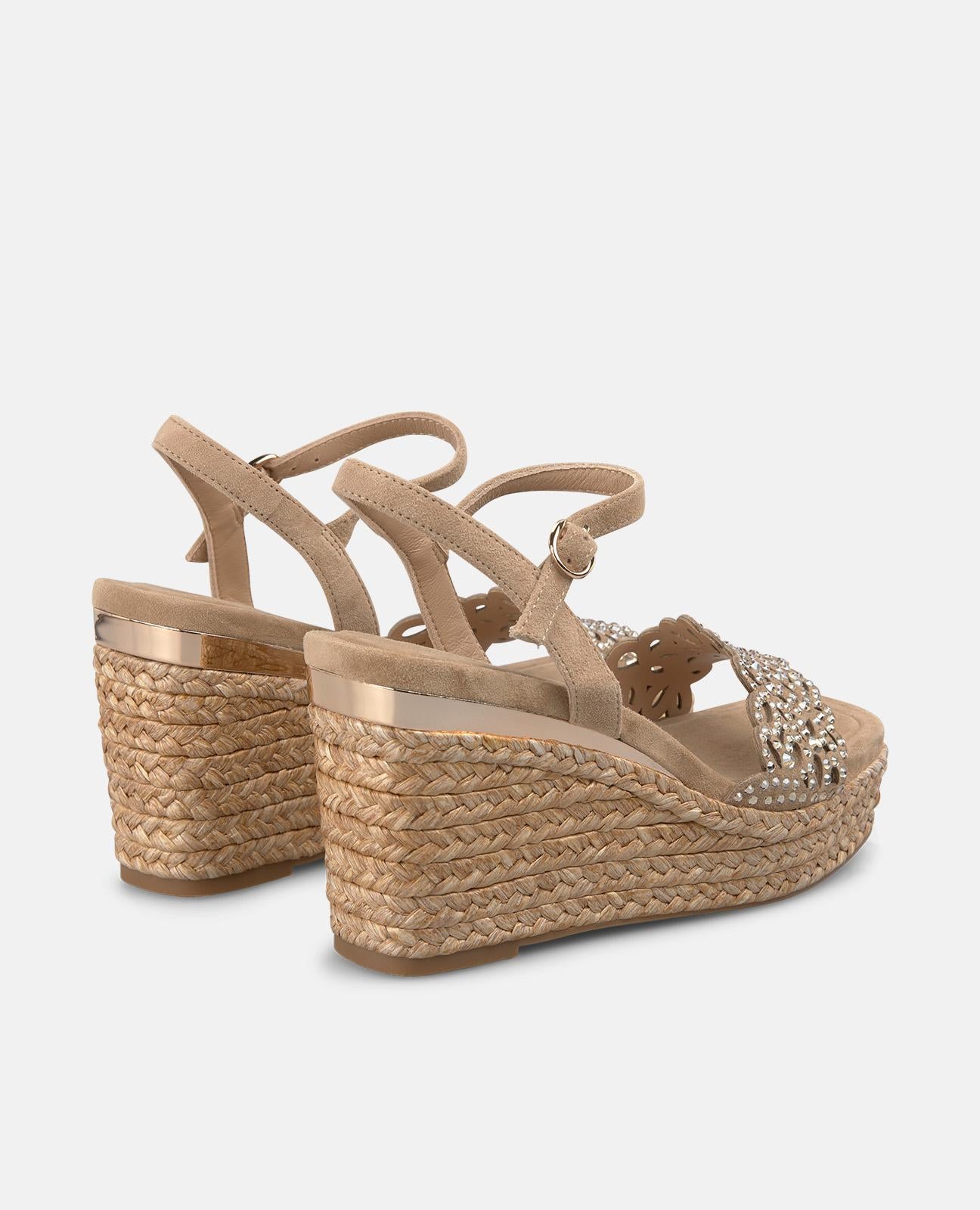 SANDALIA CUÑA ESPARTO TIRA ANCHA BORDADA