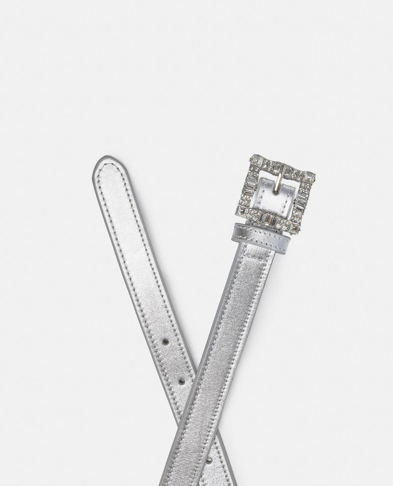 BELT WITH BUCKLE DETAIL