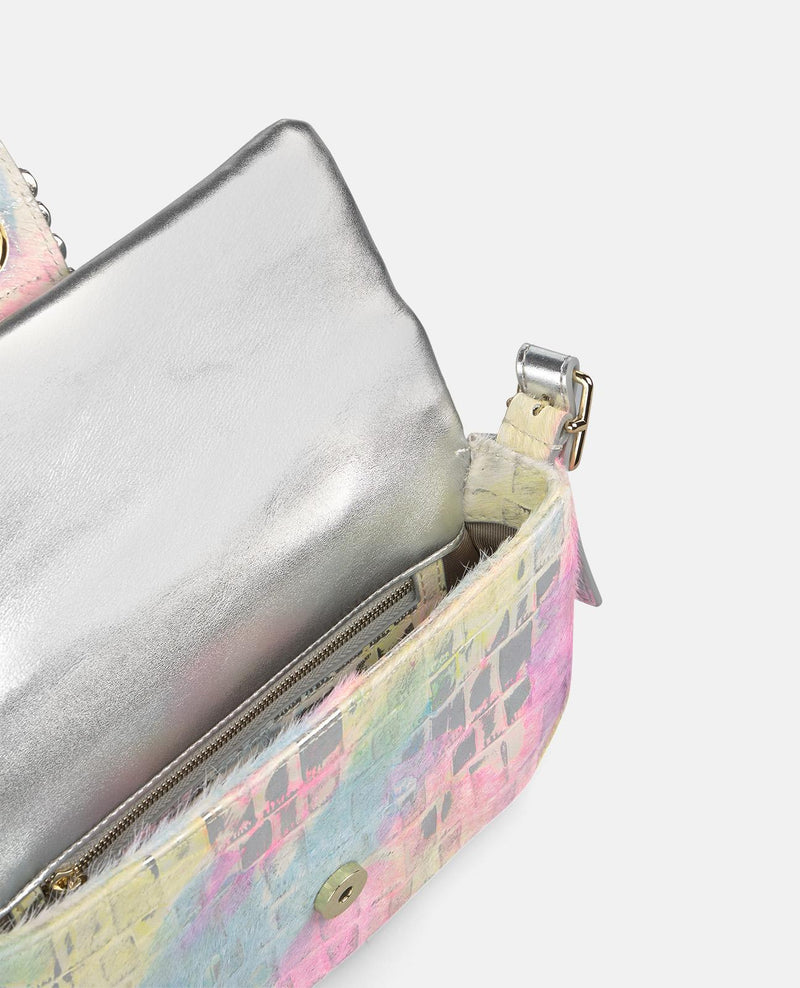 HANDTASCHE MIT QUADRATISCHEM ORNAMENT