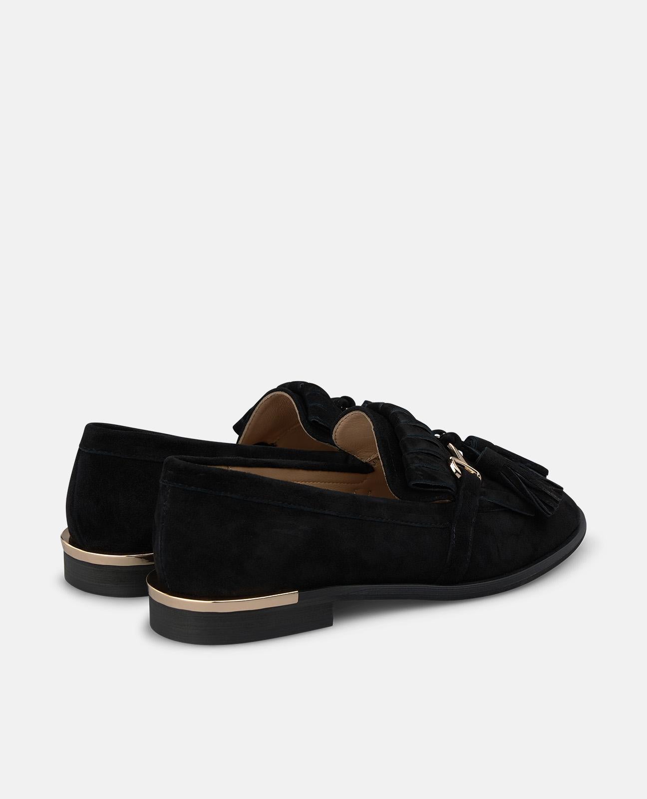 MOCASÍN DE ANTE CON BORLAS
