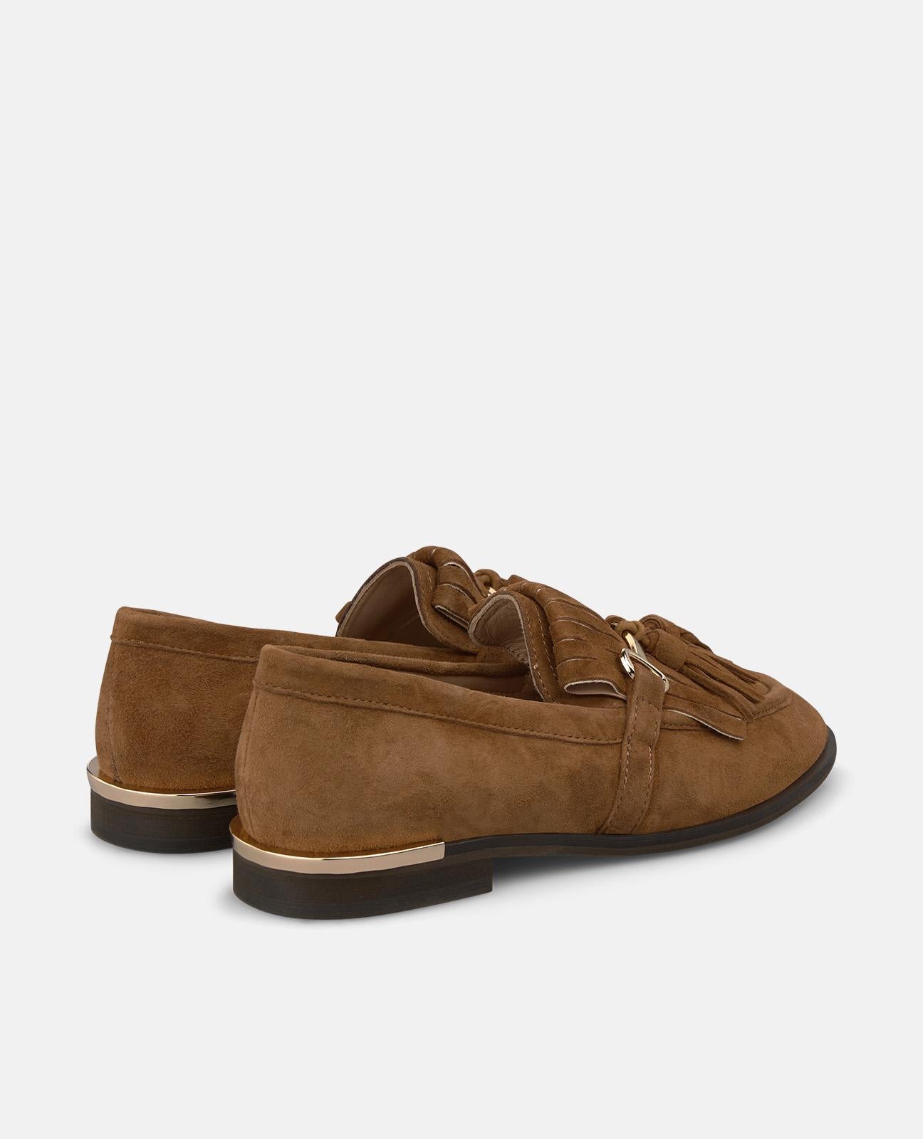 MOCASÍN DE ANTE CON BORLAS