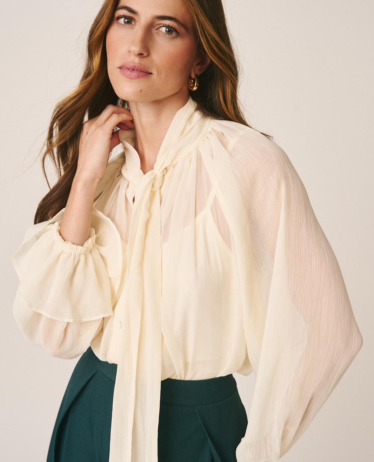 BLUSA GASA CON LAZADA EN CUELLO