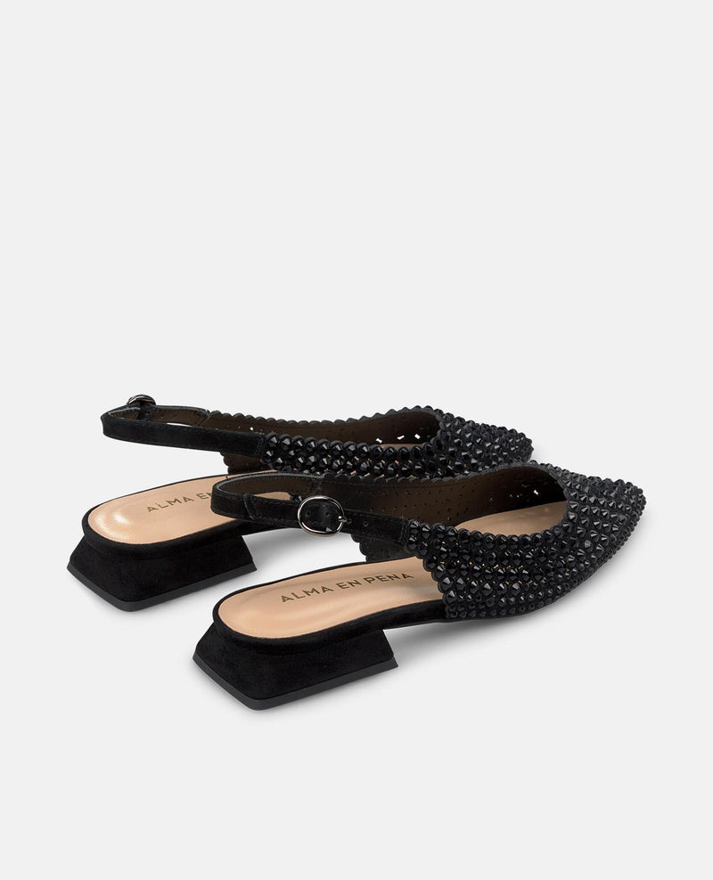 DÉTAILS DE LA CHAUSSURE PLATE