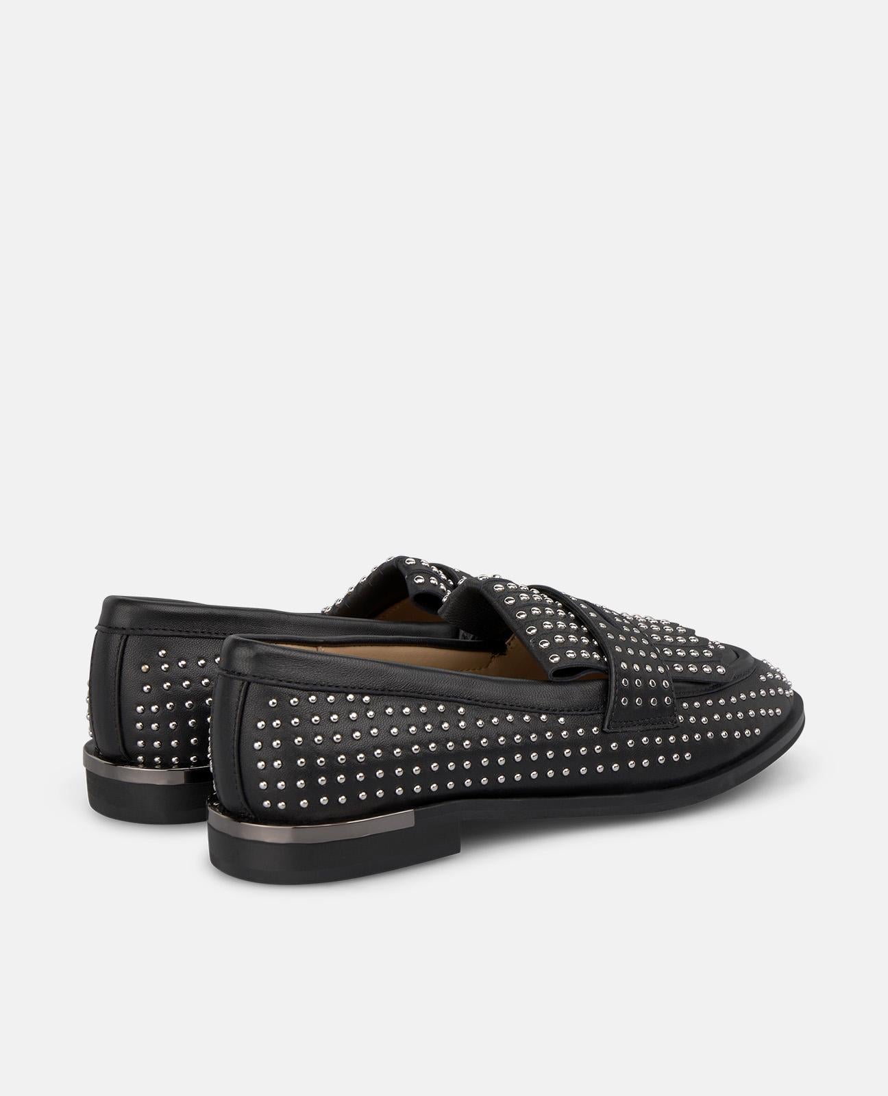 MOCASSIN COBERTO DE TACHAS