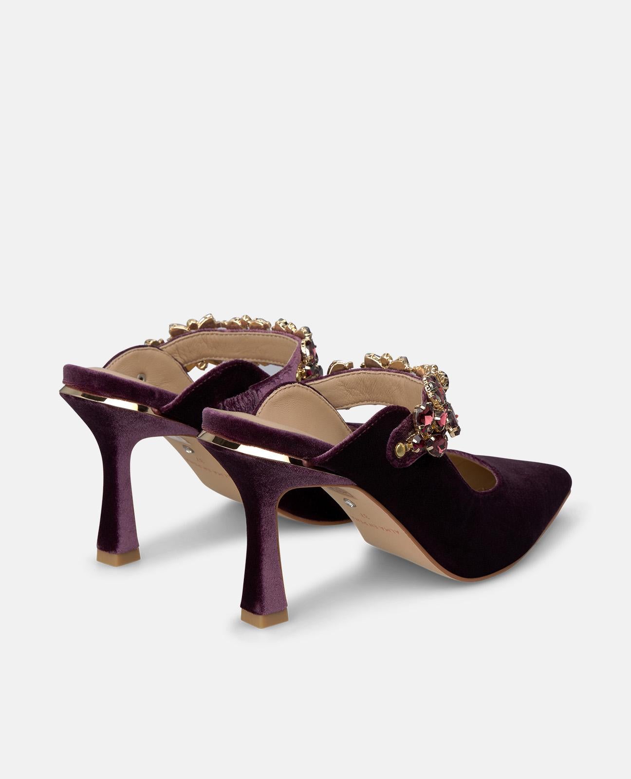 ZAPATO DE TACÓN DESTALONADO DE TERCIOPELO
