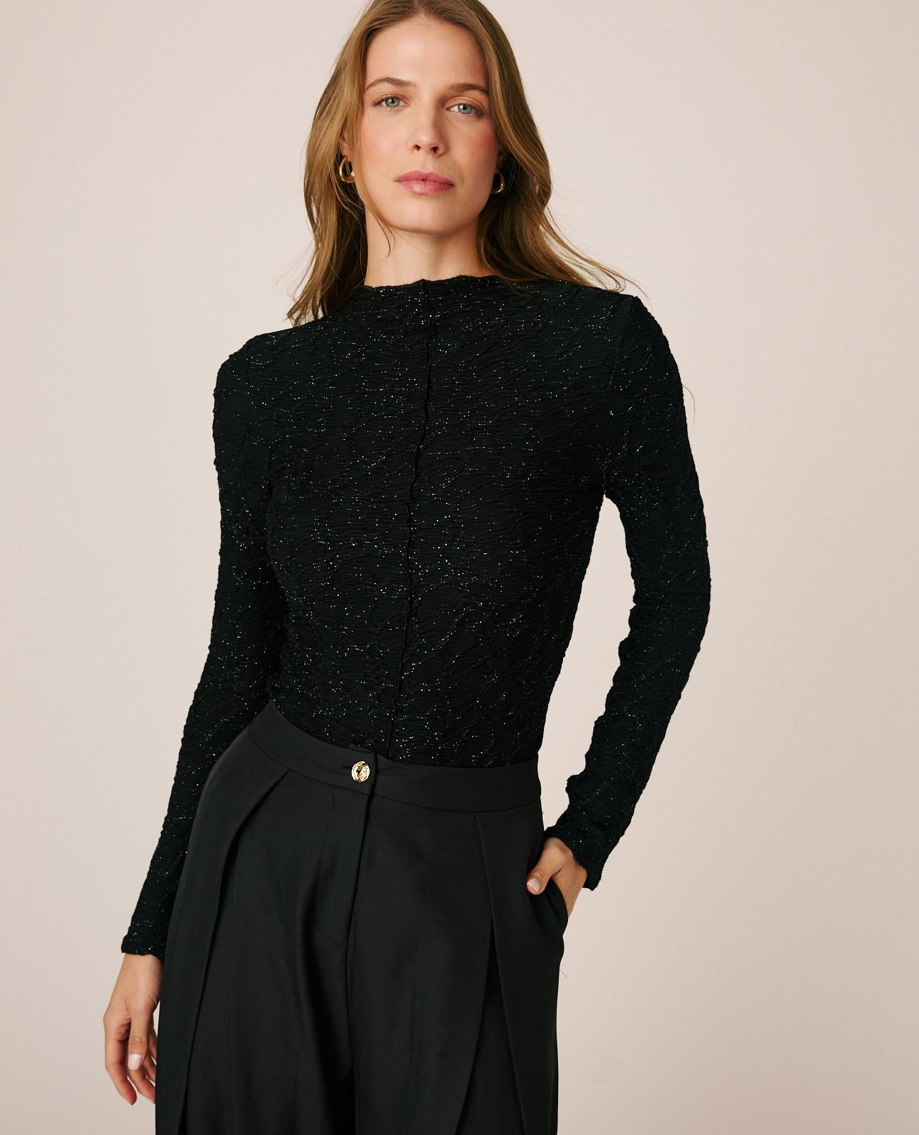 TOP TEXTURIZADO CUELLO PERKINS