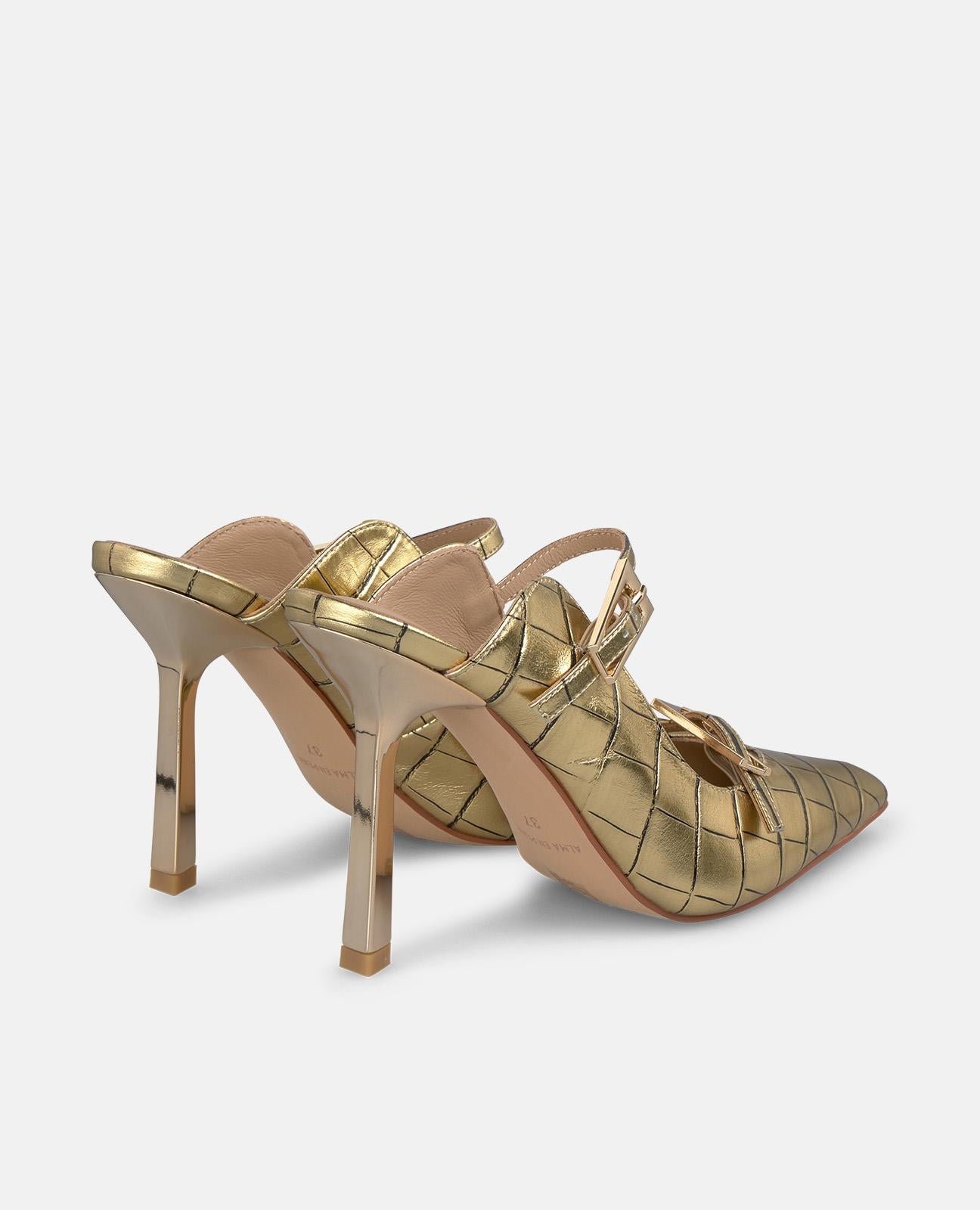 FLAT SHOE WITH BUCKLES