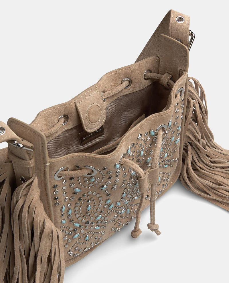 NIETEN-UMHÄNGETASCHE