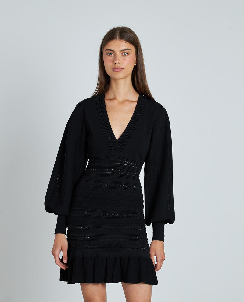 ROBE EN MAILLE À VOLANTS