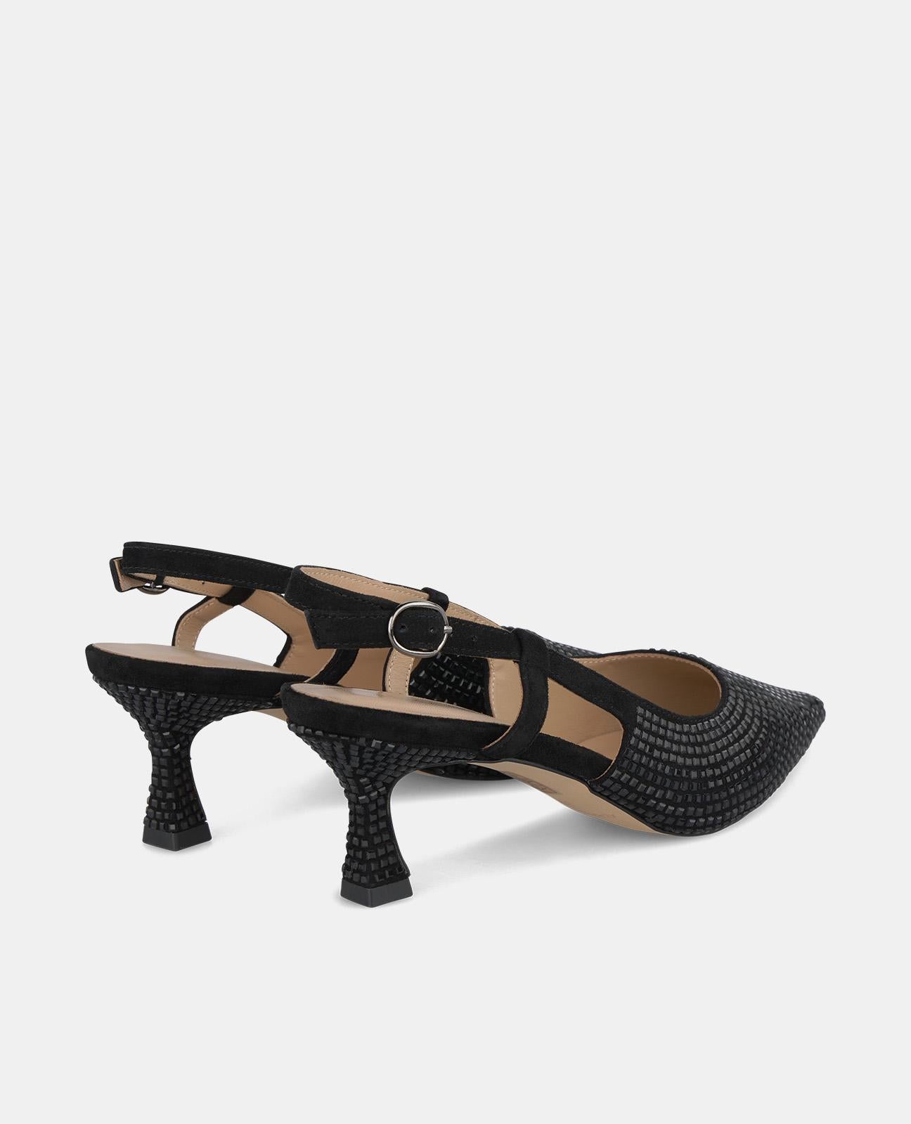 SCHUHE MIT STÖCKELABSATZ UND STRASSSTEINEN