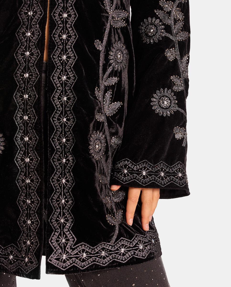 KIMONO EMBROIDERED WITH METALLIC THREAD