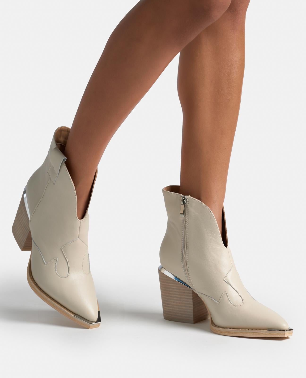 ANKLE BOOT HEEL FRONT OPENING