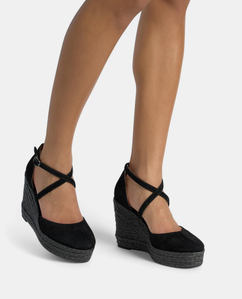 CUÑA ALTA CON TIRAS CRUZADAS