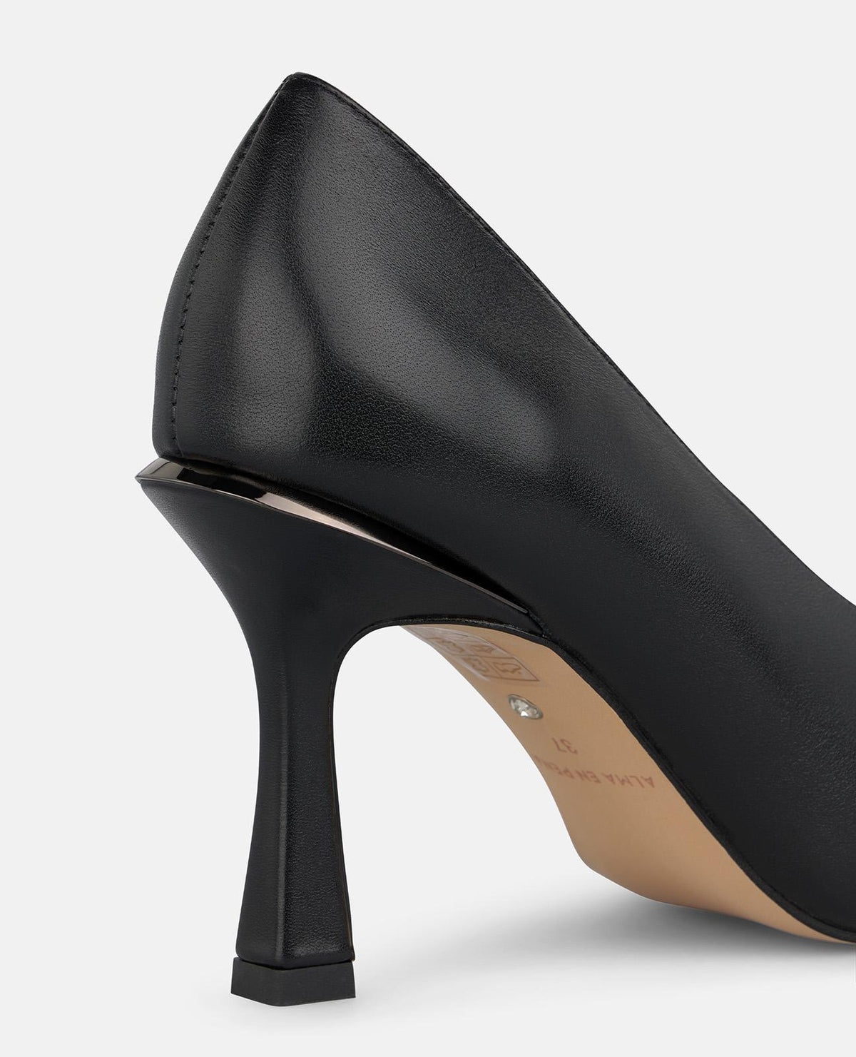 SCARPA CON TACCO IN NAPPA