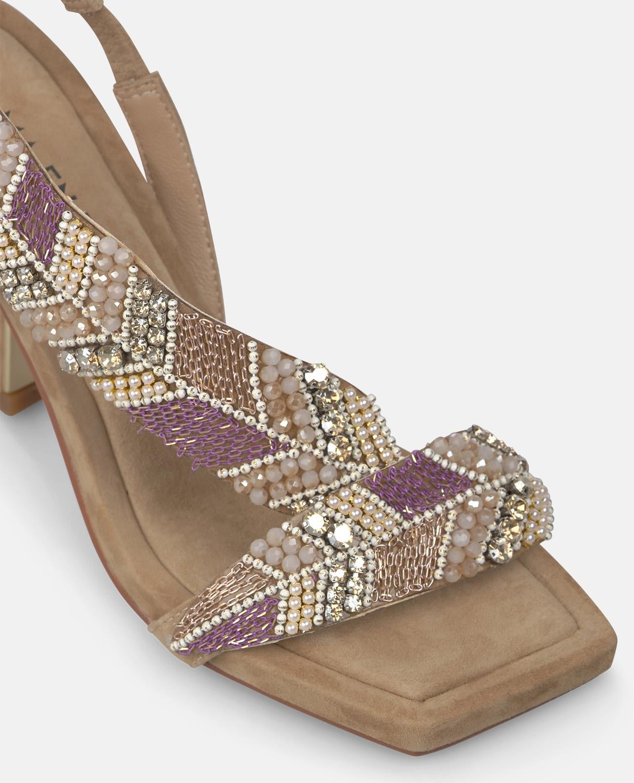 SANDALIA ESPECIAL TACON MEDIO