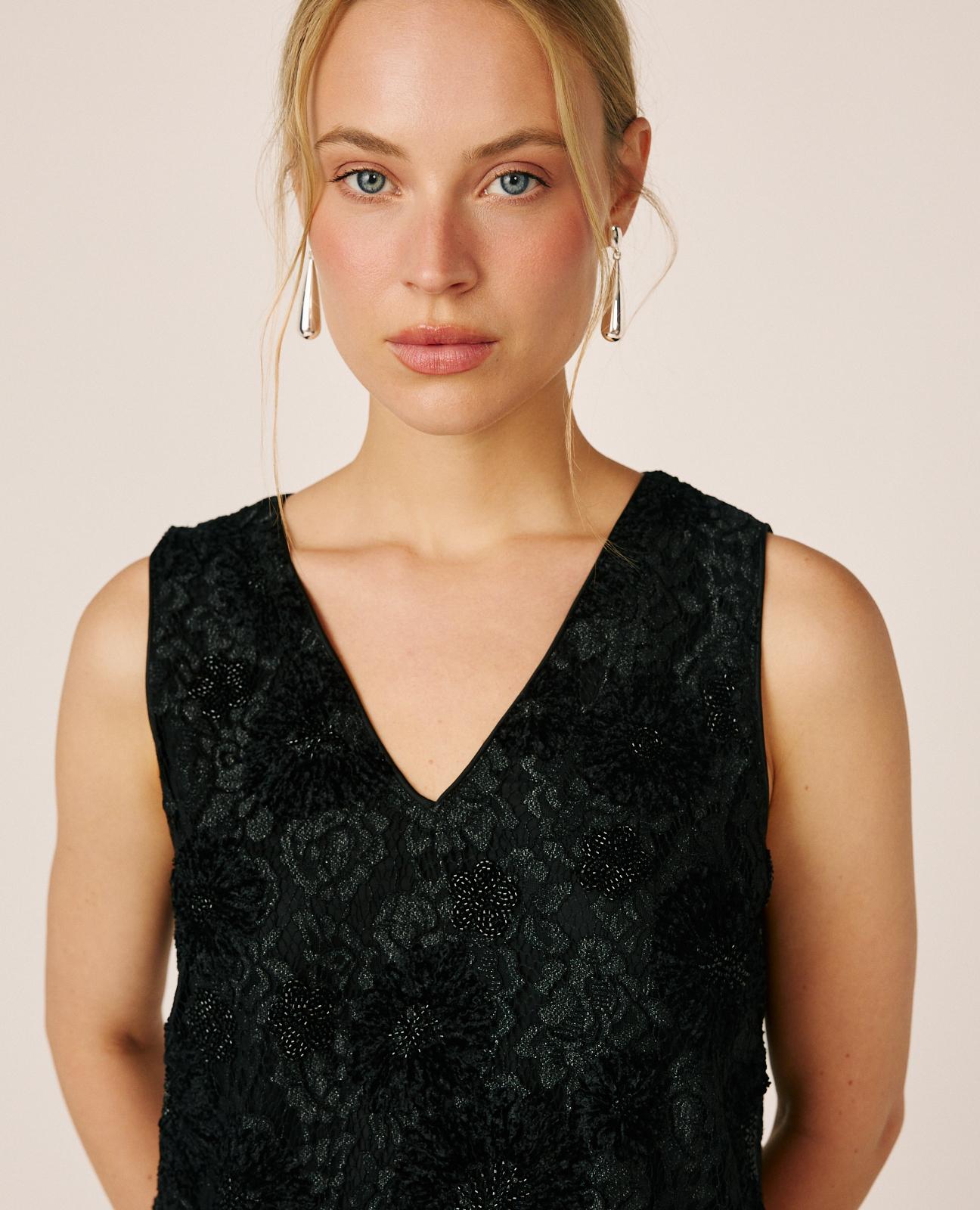 VESTIDO MINI CON ENCAJES Y BORDADOS