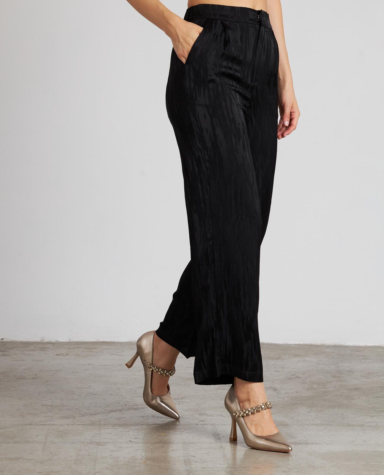 PANTALÓN RECTO TEXTURA