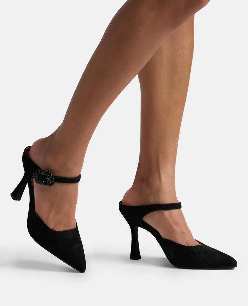 SAPATO DE SALTO COM FIVELA COM JÓIAS