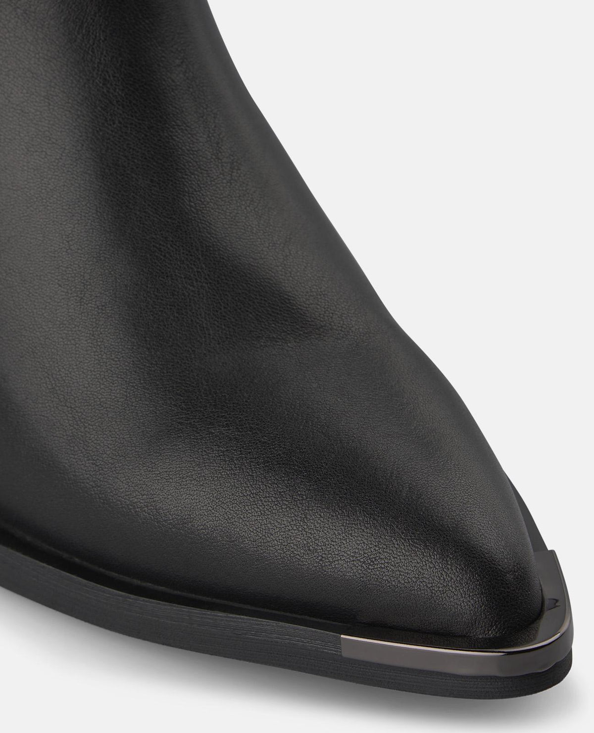 BOTA DE COURO COM FECHO DE CÓDIGO