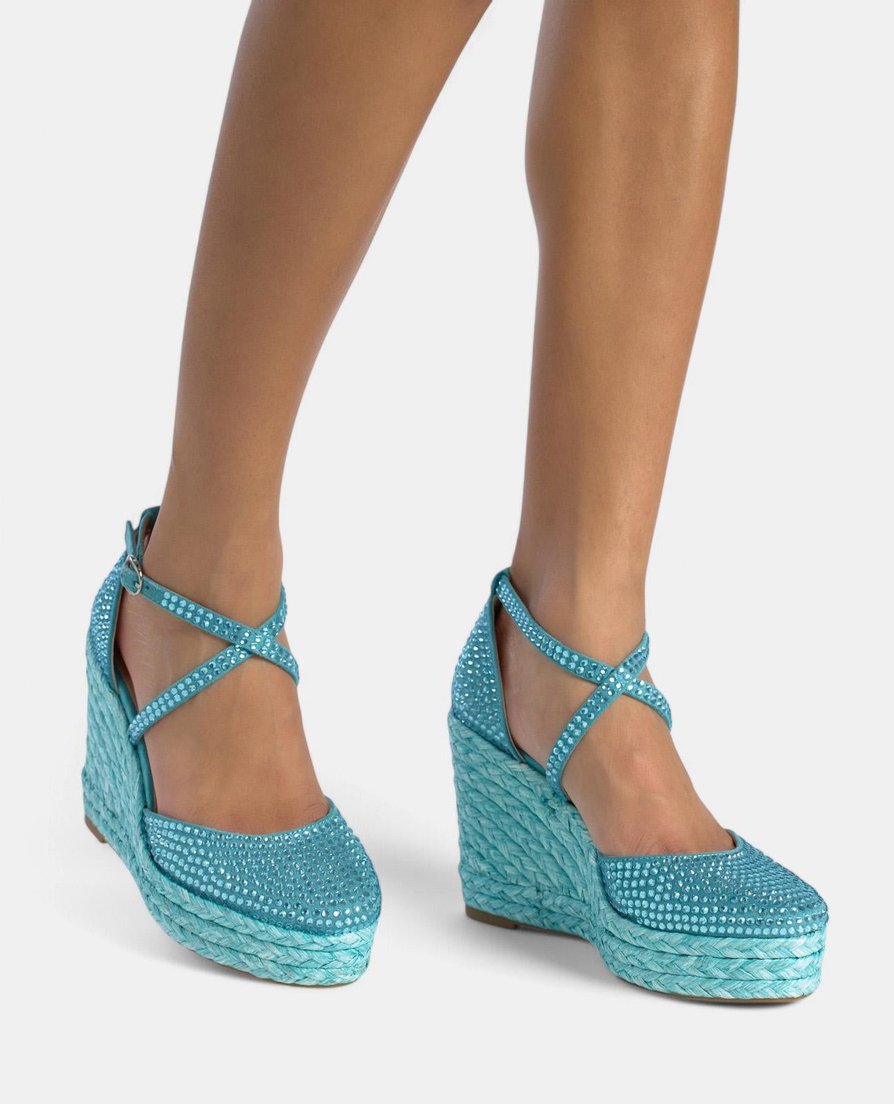 CUÑA PUNTERA CON PEDRERÍA