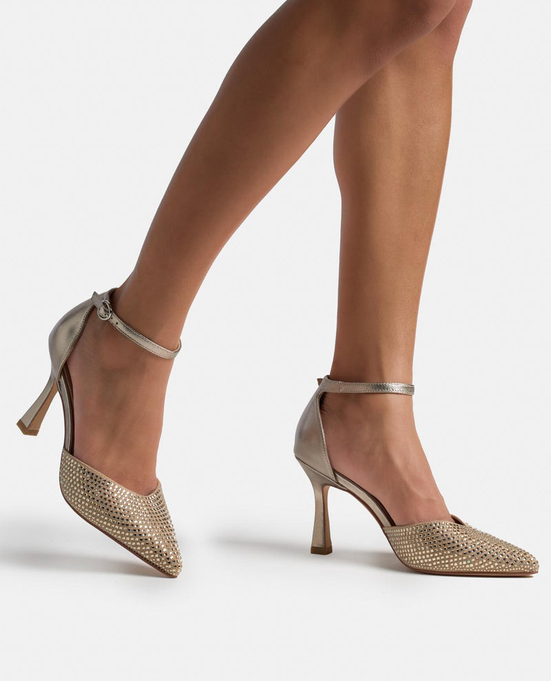 SAPATOS COM BIQUEIRA DE STRASS