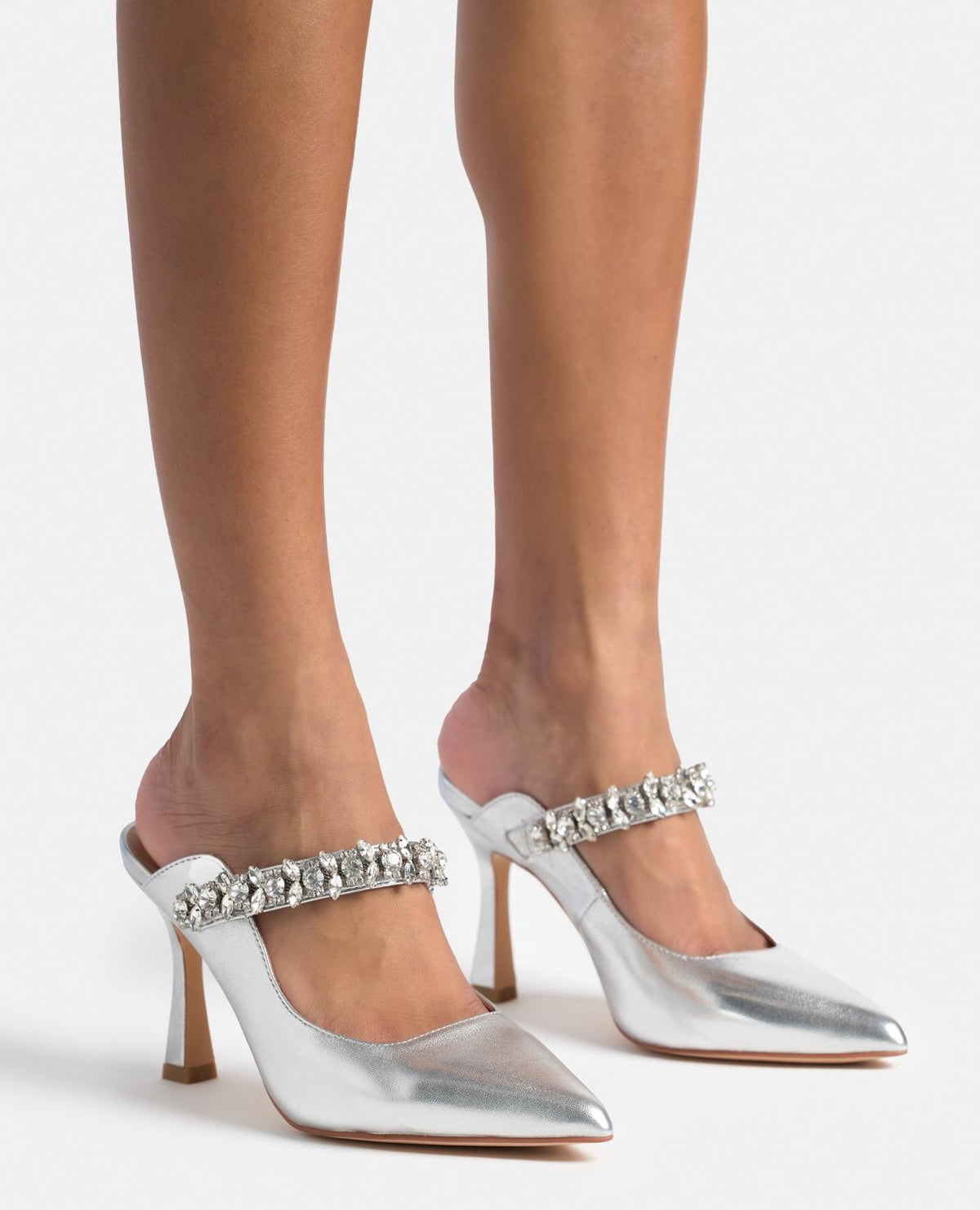 SCARPA CON TACCO A SPILLO E STRASS