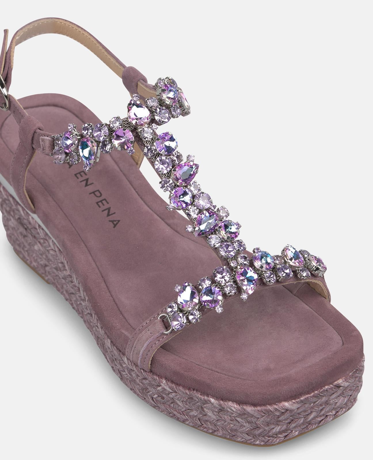 SANDALIA DE ESPARTO ALTURA MEDIA CON TACHAS EN T