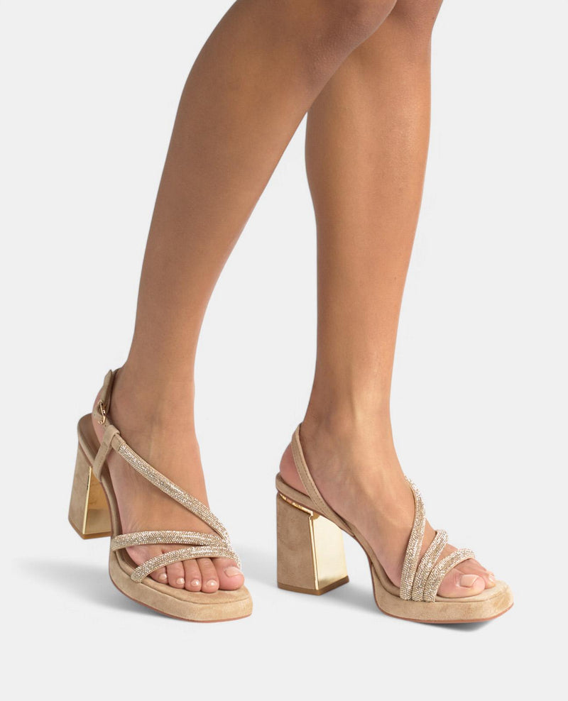 SANDÁLIA DE STRASS COM SALTO