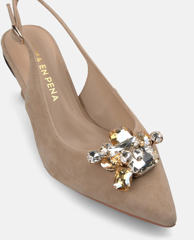 SALON DESTALONADO CON PEDRERIA ESPECIAL