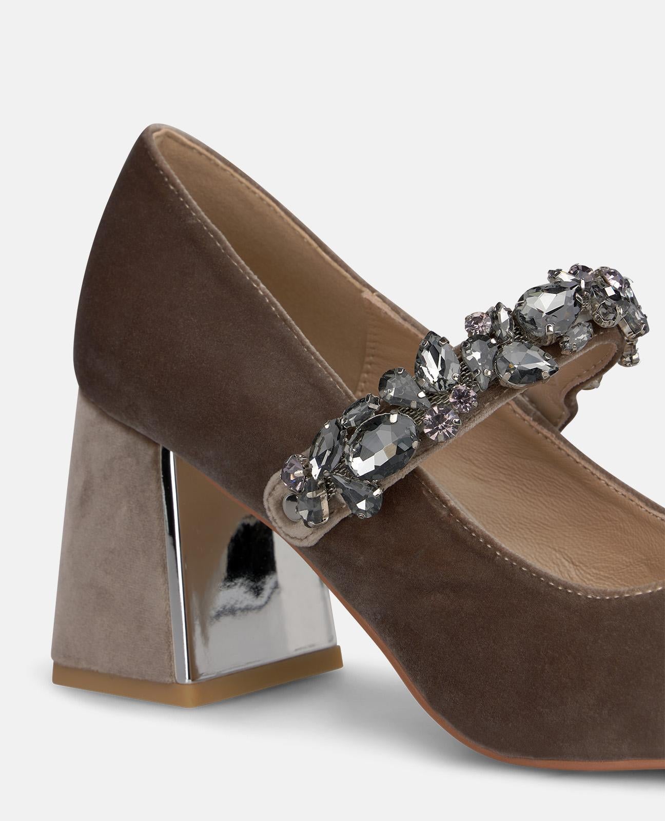 ZAPATO SALÓN DE TERCIOPELO CON HEBILLA