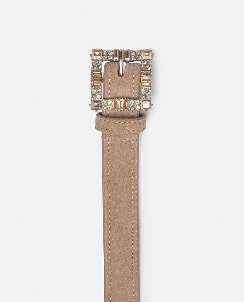 BELT WITH BUCKLE DETAIL