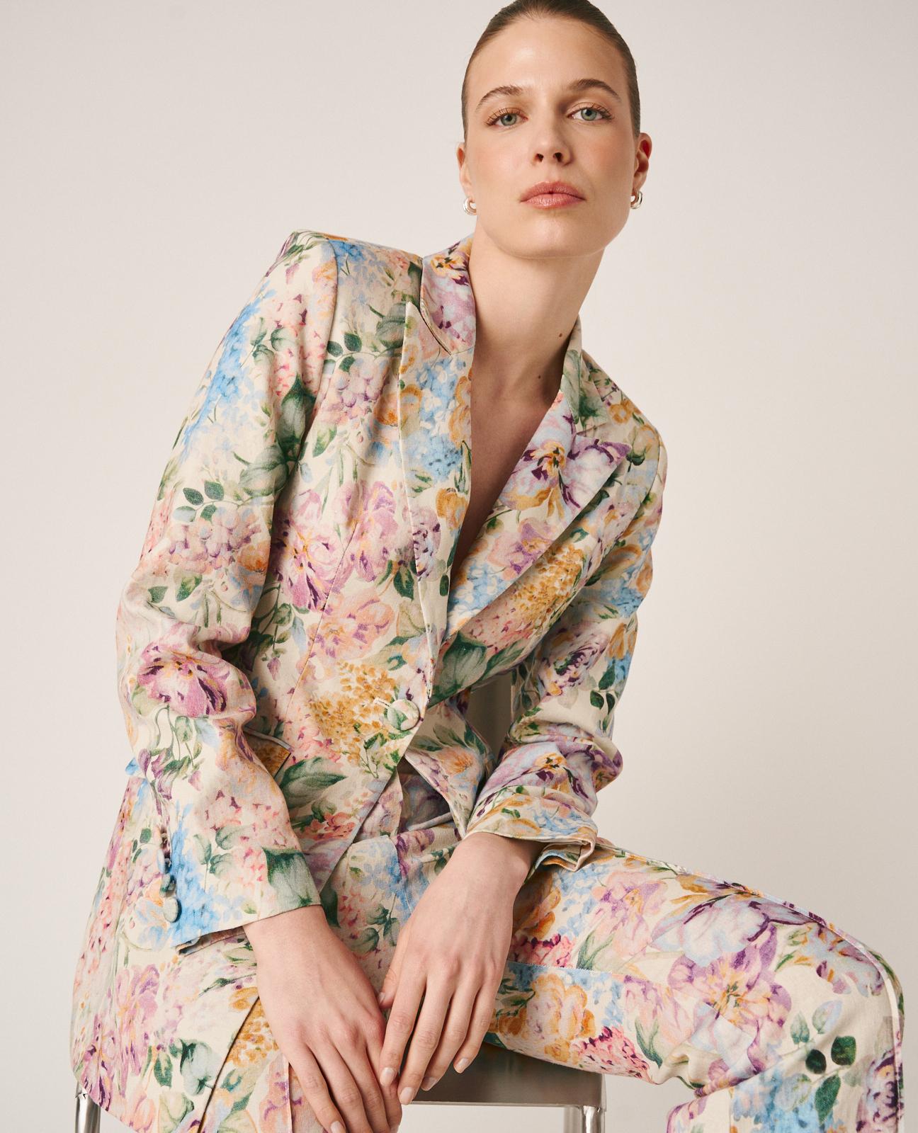 PRINTED BLAZER DETAILS