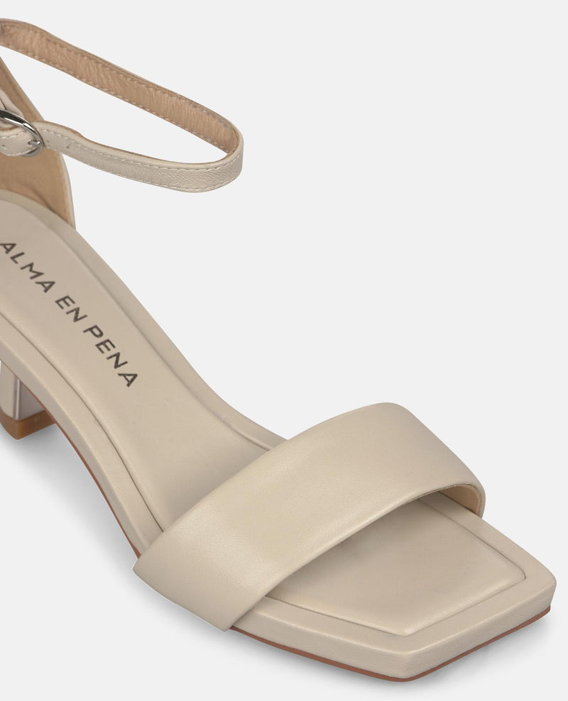 SANDÁLIA DE NAPA COM TIRA FRONTAL