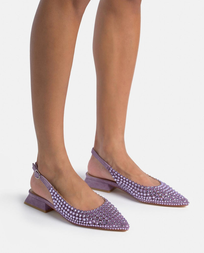 DÉTAILS DE LA CHAUSSURE PLATE