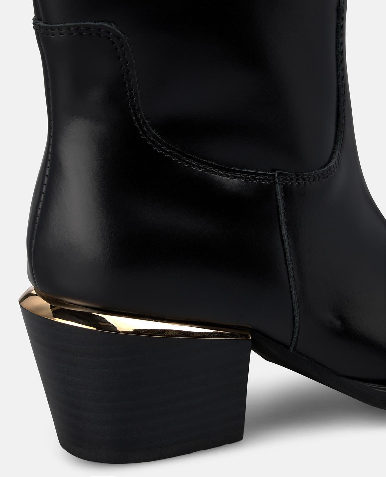 BOTA ALTA DE NAPA CON HEBILLA