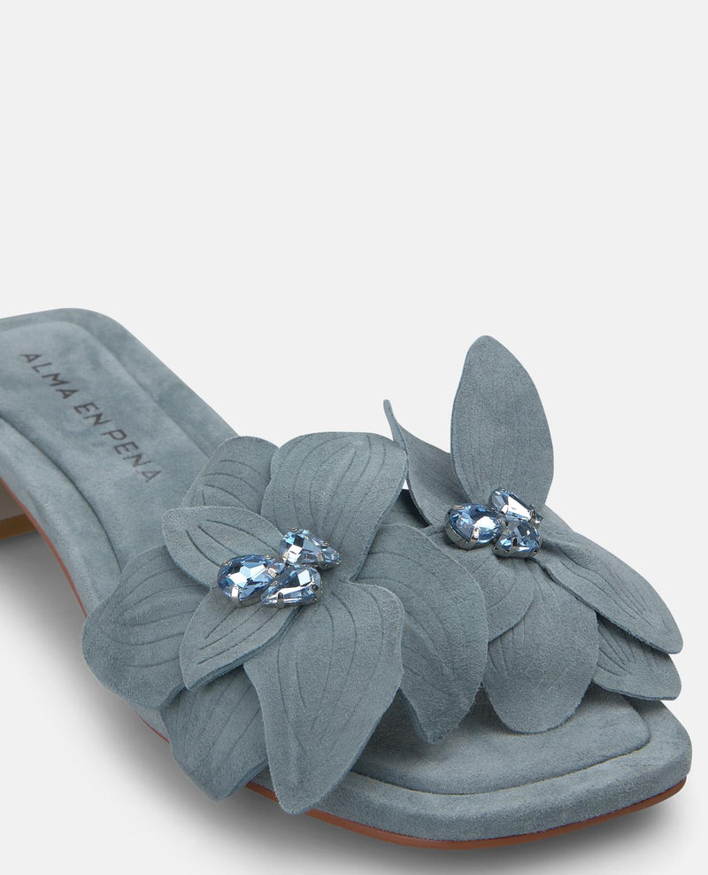 SANDALIA TACON CON FLOR FRONTAL