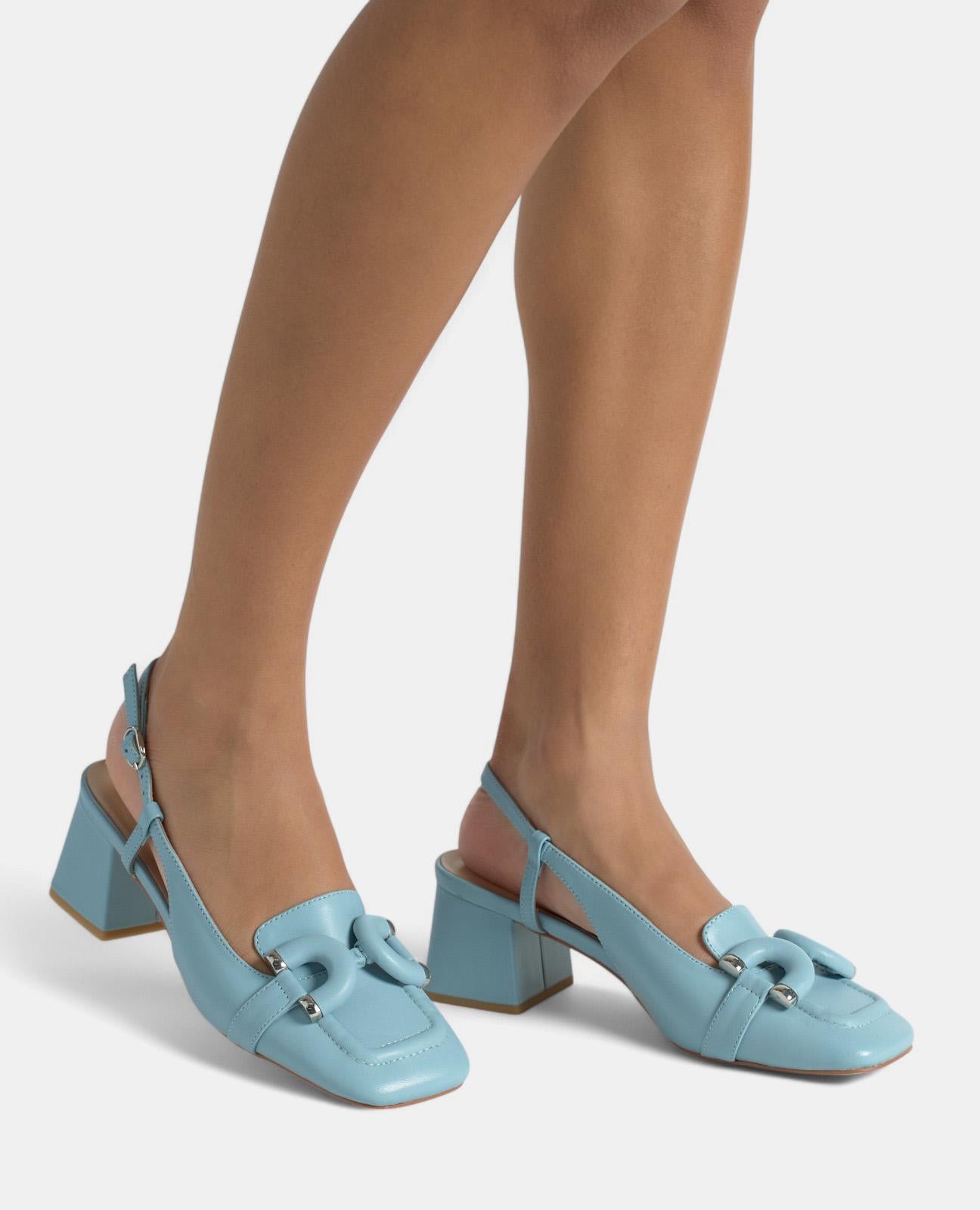 SCHUH MIT ABSATZ DETAIL