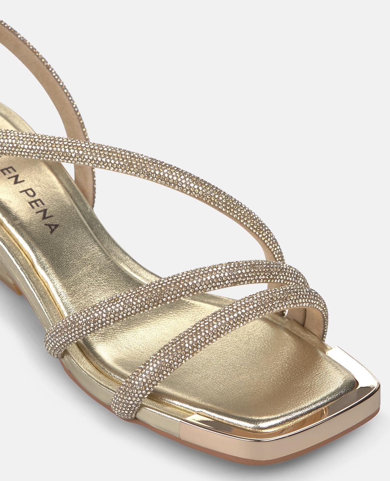 SANDALIA TRES TIRAS TUBULARES