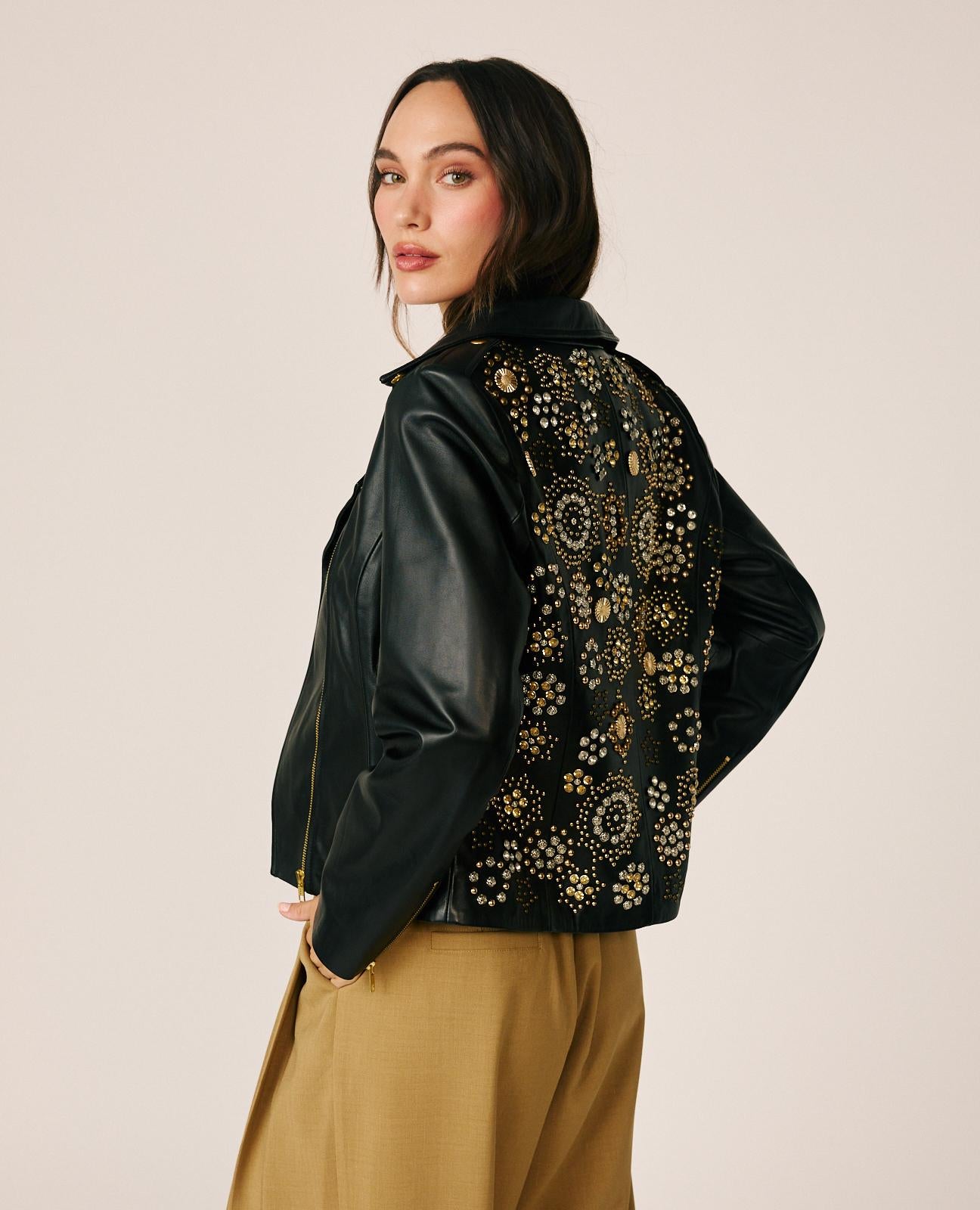 CHAQUETA NAPA CON TACHAS