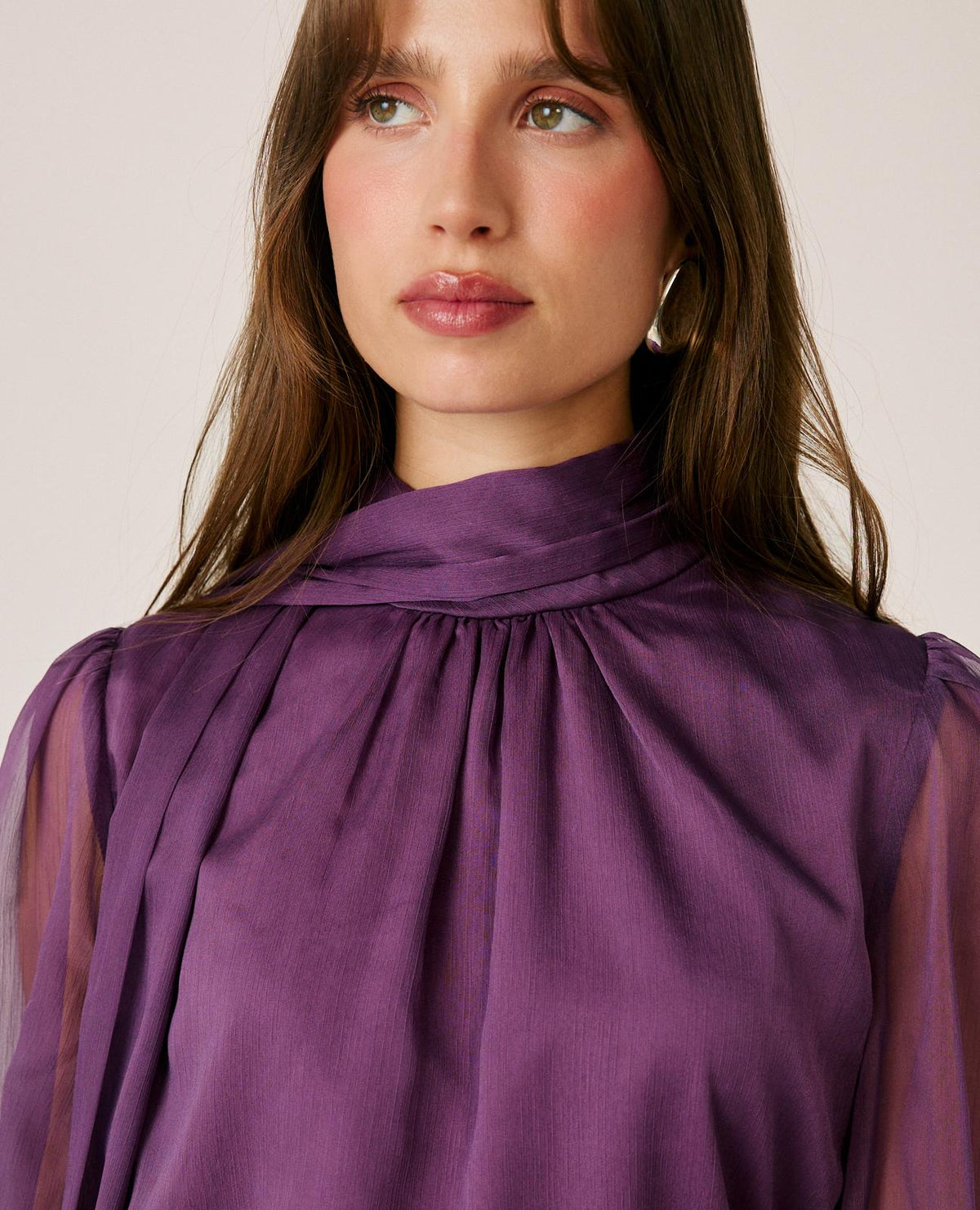 BLUSA GASA CON LAZADA EN CUELLO