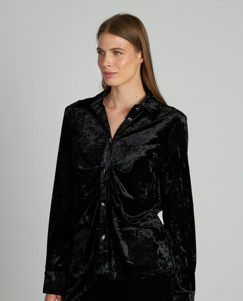 CAMISA TERCIOPELO BOTÓN JOYA