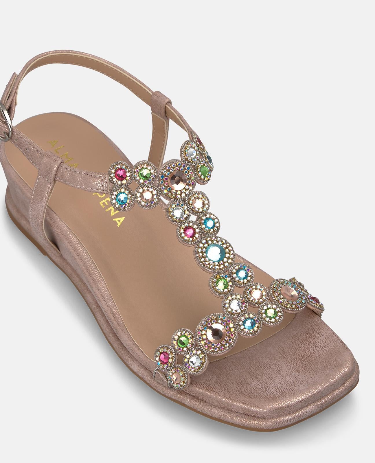 SANDALIA CUÑA CON PEDRERÍA MULTICOLOR
