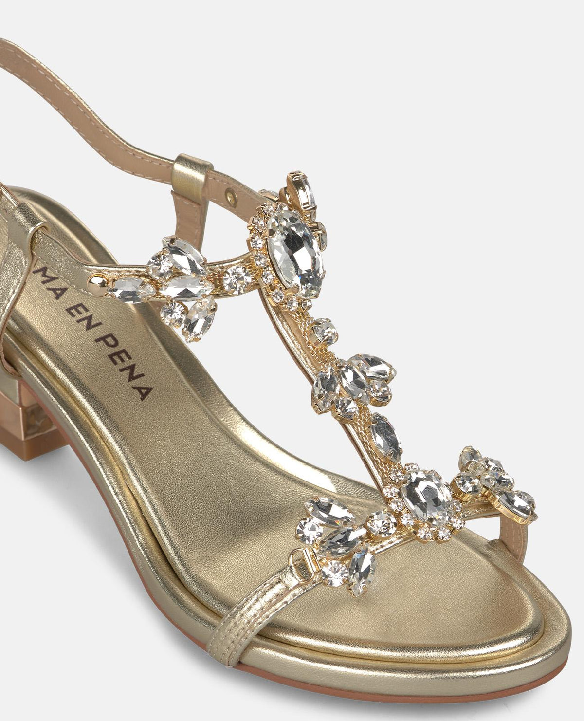 SANDALO CON CINTURINO CENTRALE E STRASS