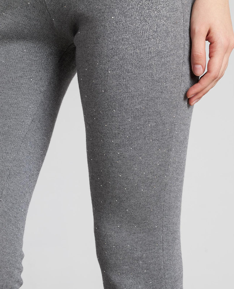 PANTALÓN ACAMPANADO DETALLES