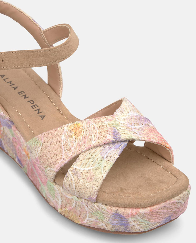 SANDALIA PLATAFORMA TIRA FRONTAL MULTICOLOR