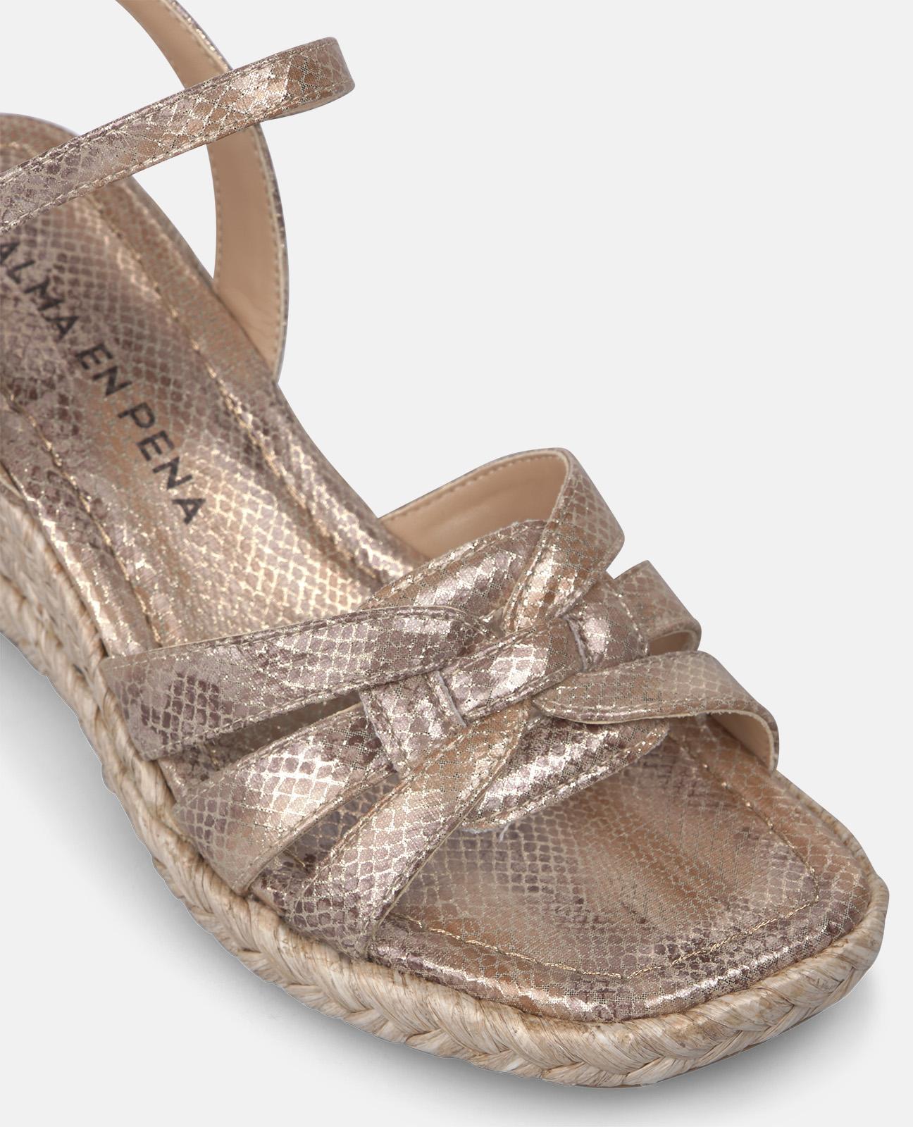 SANDALIA CUÑA MEDIO EN T