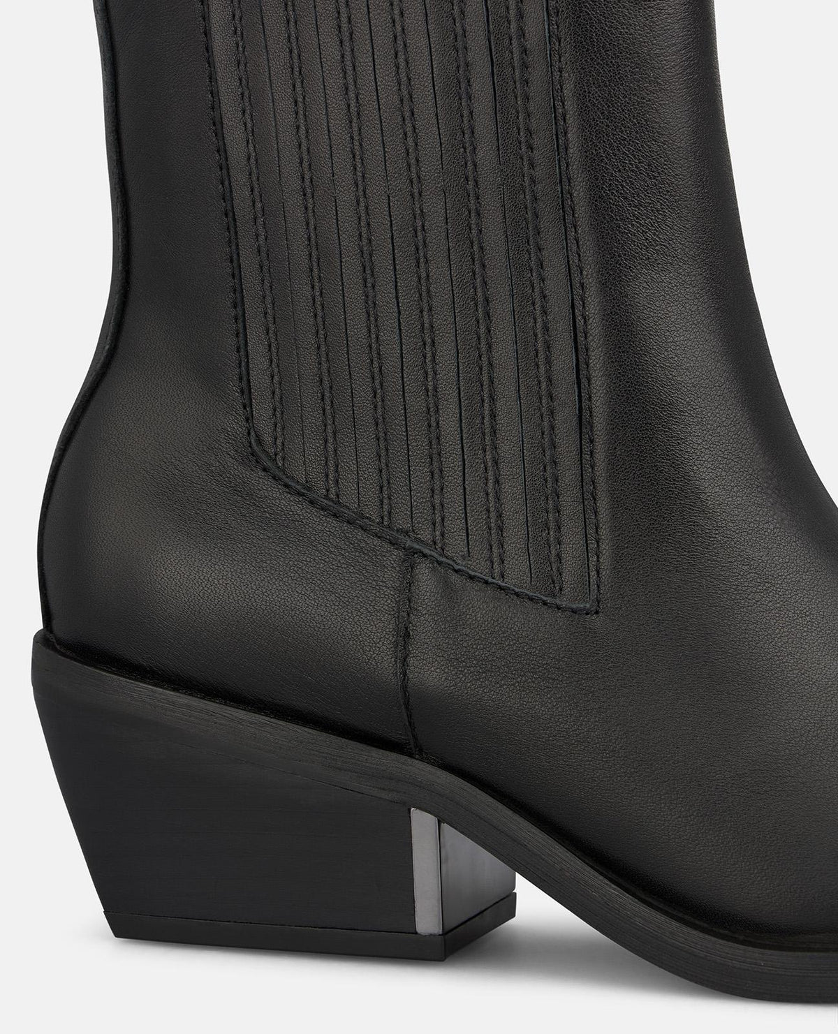 LEATHER CHELSEA BOOTS