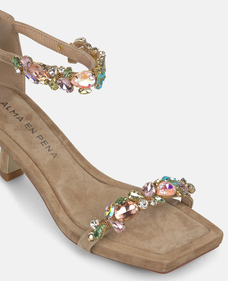 SANDALIA CON ADORNO PEDRERIA
