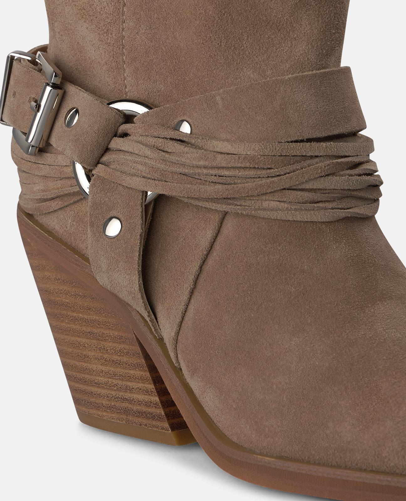 BOTA DE ANTE EFECTO FRUNCIDO